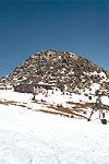Kamenn chata pod vrcholem Chopku (2023m)