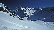 Na ledovci Geant, v pozadí Les Drus, Aig. Verte, Les Droiles