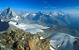 Matterhorn (4478 m), Dent Blanche (4357 m), Ober Gabelhorn (4063 m), Zinal Rothorn (4221 m), Weisshorn (4506 m) z Kl. Matterhornu