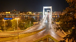 Alžbětin most je most přes řeku Dunaj v Budapešti, hlavním městě Maďarska. Ocelový visutý most patří k nejnovějším mostům ve městě. Původně sloužil silničnímu i tramvajovému provozu. Dnes je pouze silniční. Wikipedia 